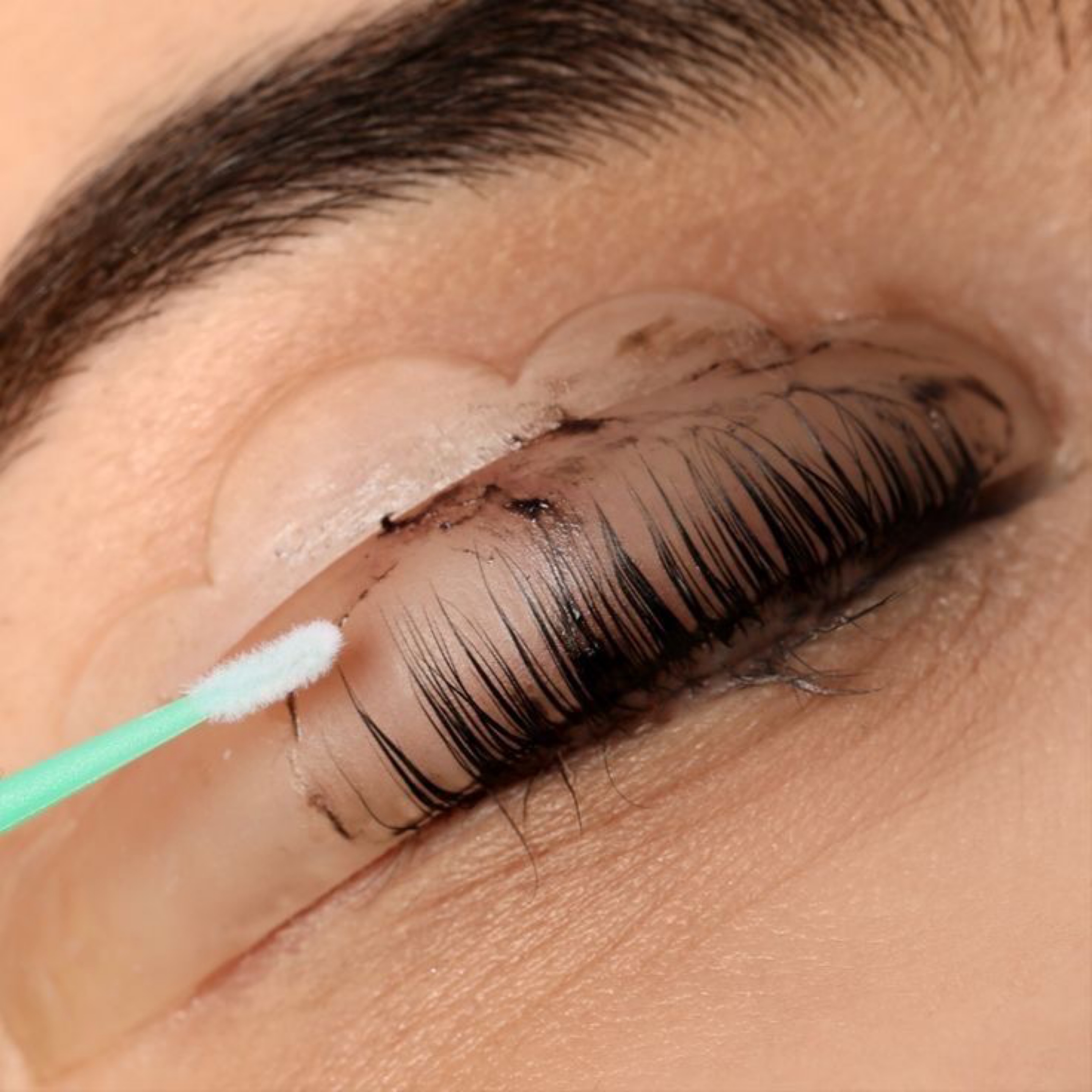 Service: Lashes – Tinting